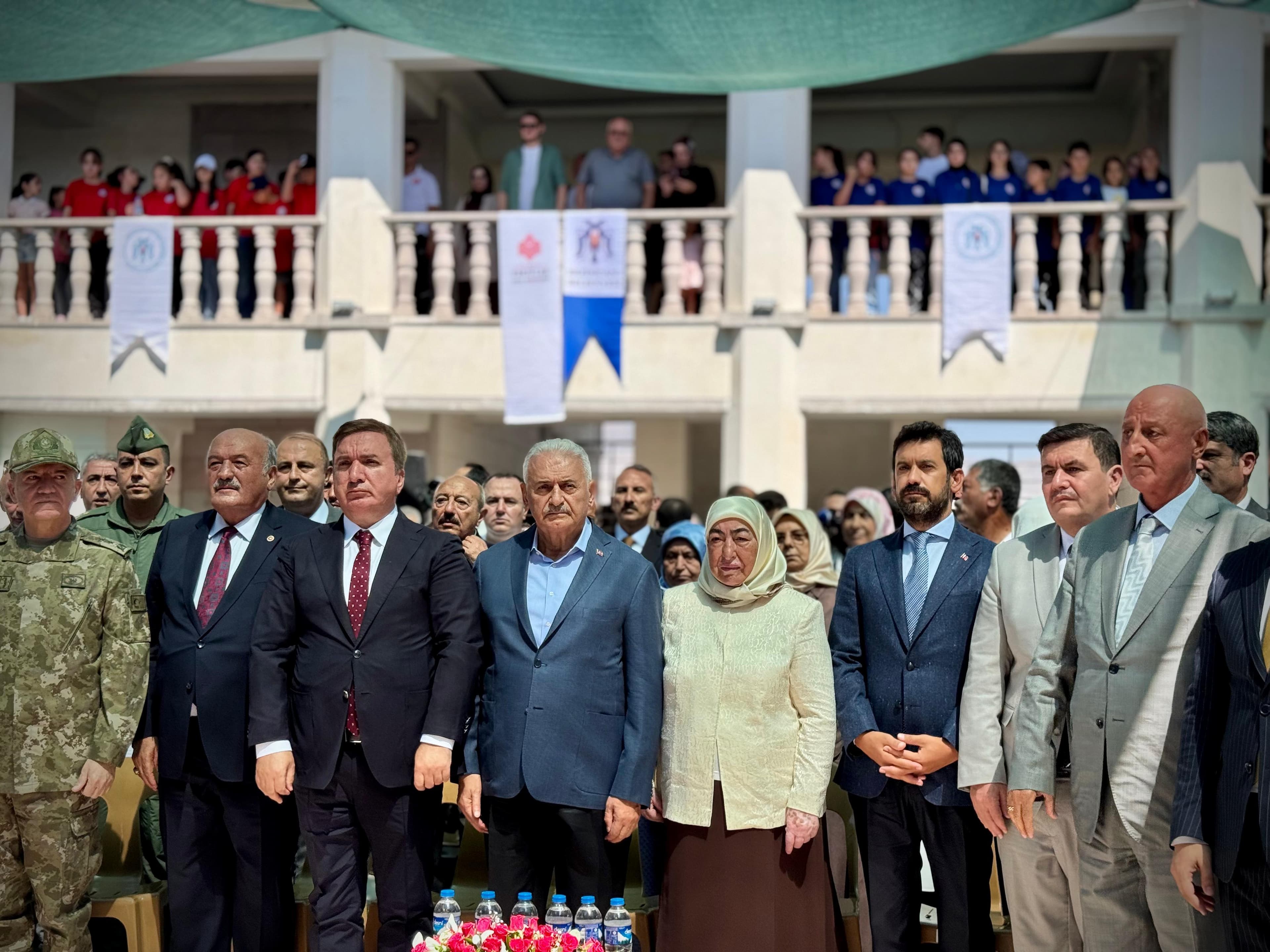 Tasavvuf yolunda ilerleyerek sadece Erzincan’a değil, bütün Anadolu’ya manevi bir ışık olmuş; Terzibaba Hazretleri adına inşa edilen külliyenin açılışını gerçekleştirdik.