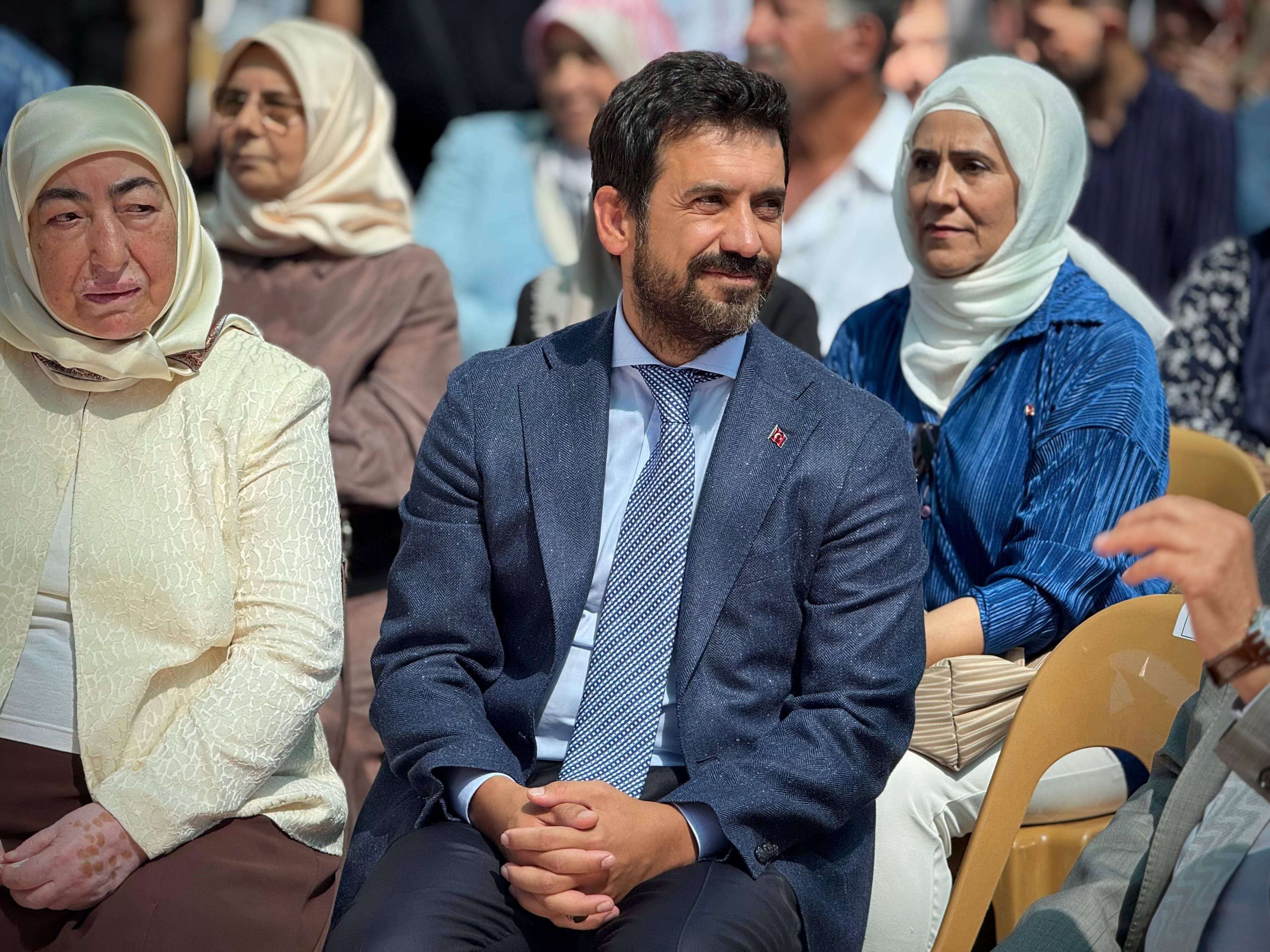 Tasavvuf yolunda ilerleyerek sadece Erzincan’a değil, bütün Anadolu’ya manevi bir ışık olmuş; Terzibaba Hazretleri adına inşa edilen külliyenin açılışını gerçekleştirdik.