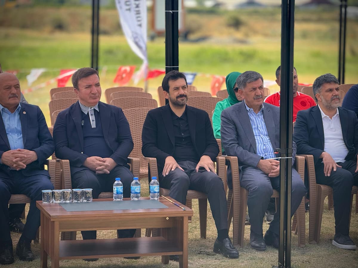 Erzincan Valimiz Hamza Aydoğdu ve Belediye Başkanımız Bekir Aksun ile birlikte Türkiye Geleneksel Türk Okçuluk Federasyonu tarafından düzenlenen 2025 Erzincan Mengücek Gazi Menzil Kupası Programı'na katıldık.