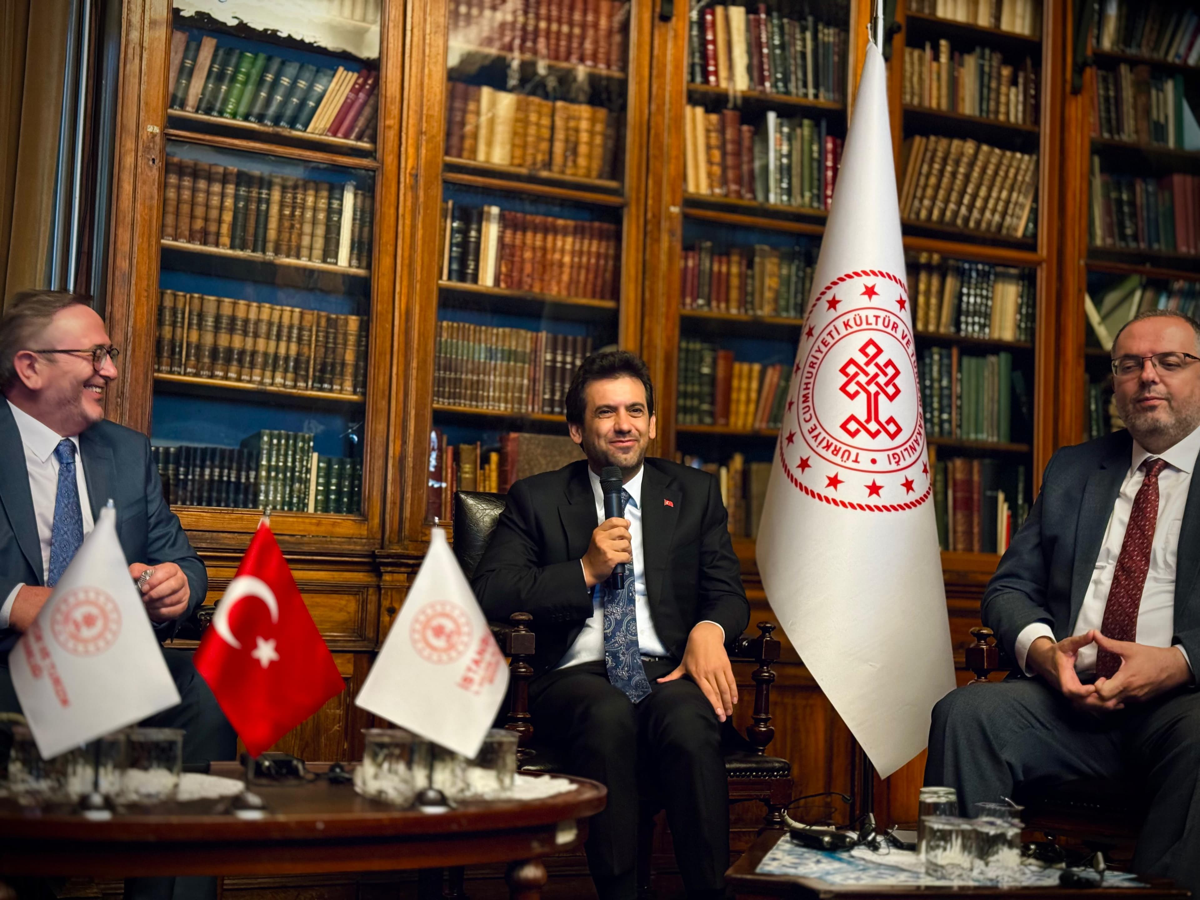 Prof. Dr. Ahmet Halûk Dursun’u vefatının sene-i devriyesinde büyük bir özlemle andık.