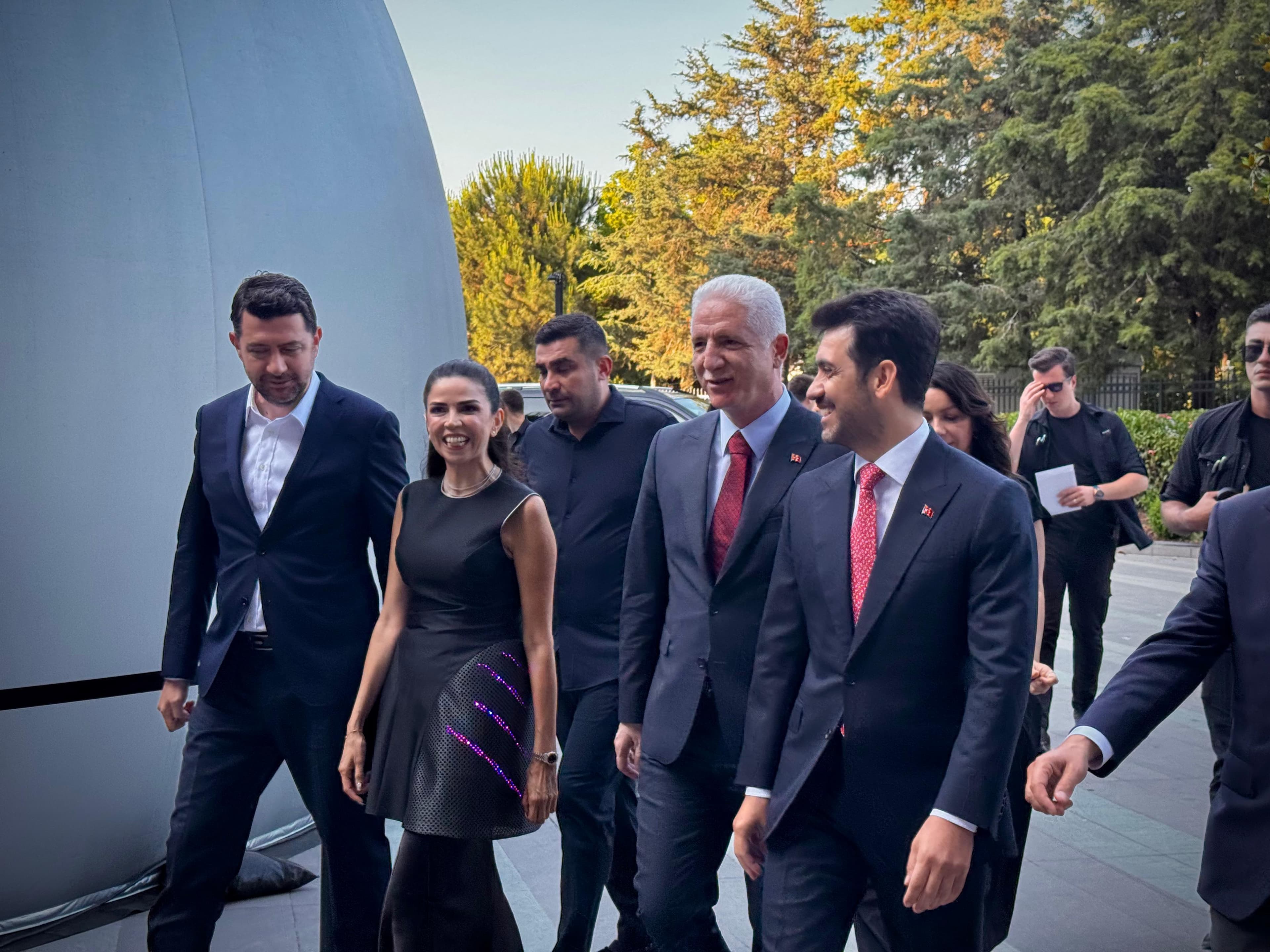 Bu yıl beşinci kez düzenlenen, bizlere çağımızı anlamak düşünmek ve yeniden yorumlamak için çok değerli bir fırsat sunan İstanbul Dijital Sanat Festivali’nin açılışına katıldık.